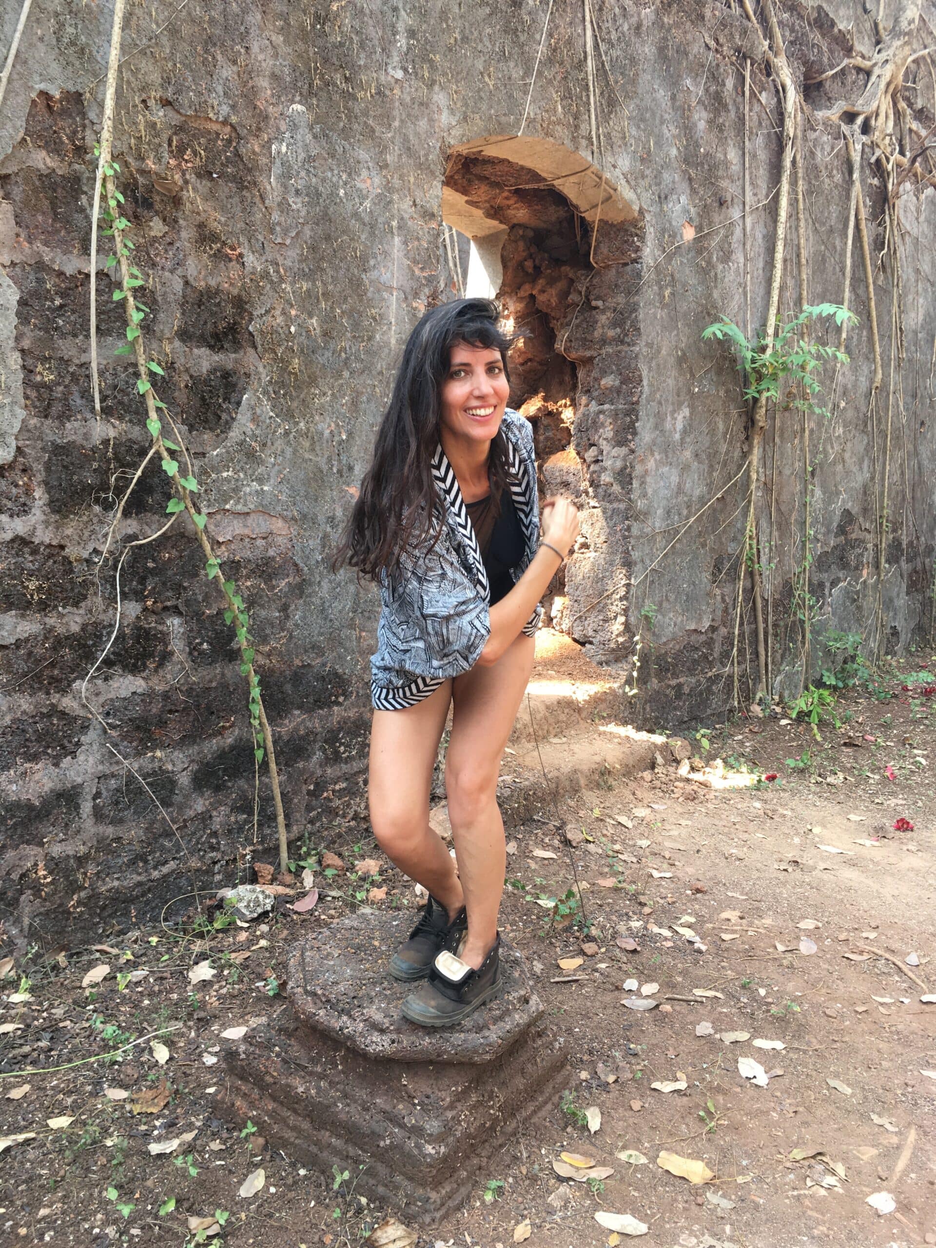 Virginie Brune en pleine expression artistique, entre mouvement et sérénité | Lez’Art Festival