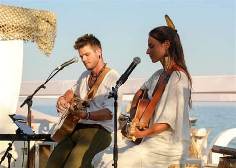 Kelly Aura en performance live captivante au Lez'Art Festival 2025