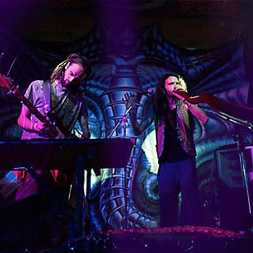 Matibrhama en performance live, fusionnant rythmes électroniques et sons organiques | Lez'Art Festival 2025