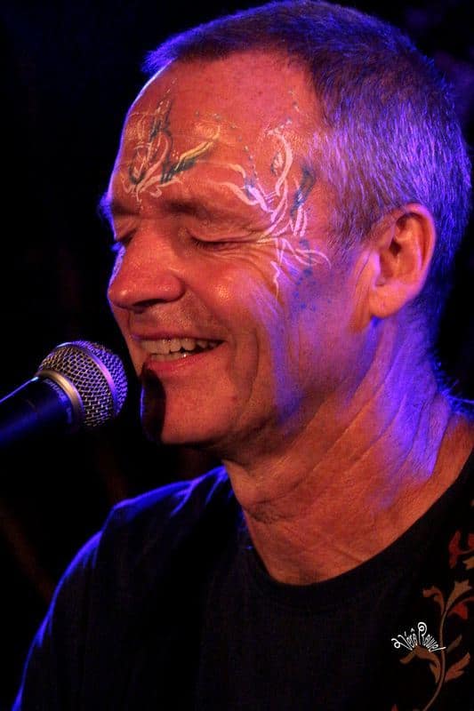 Claude Brame en pleine session d’enregistrement, préparant sa prochaine performance au Lez'Art Festival 2025