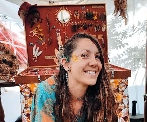 đȘ¶ MaĂŻkan’Art CrĂ©ations â La Magie des Plumes đȘ¶- Ecstatic Fest LezâArts