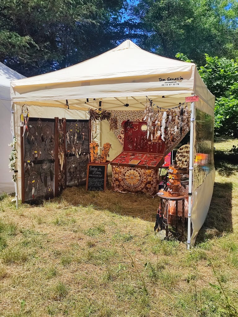 Maïkan'Art – Artisanat plumassier & créations - Ecstatic Fest Lez'Arts 2026
